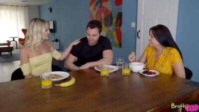 Out And Pregnant - upornia.com