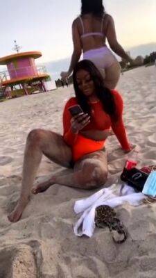 Vaca Fun - Beach - upornia.com