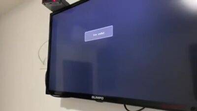 Mi Marido Me Llama Mientras Chupo Deliciosa Polla De Instalador De Tv - upornia.com