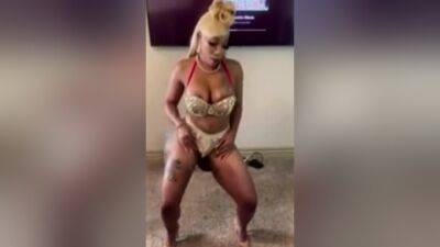 Hoochie Momma - hclips.com