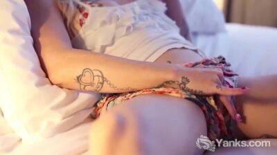 Gina Cherie In Honey Masturbating - hclips.com