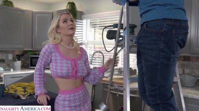 Blonde Wife Wants To Cheat On Her Husband With Her Neighbor - upornia.com