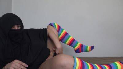 تقهرت بتكفات تشهيت شي حواي صغير يجي لدار عندي يبرعني Hijab Khalifa Masturbation - hclips.com