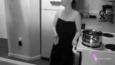 Amy Quinn - Dinner Isnt Ready Yet 24 Min - hclips.com