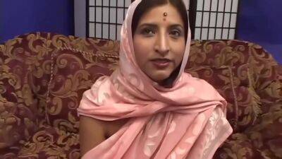 Indian Housewife Is Sucking Her Lovers Cock And Getting - upornia.com - India