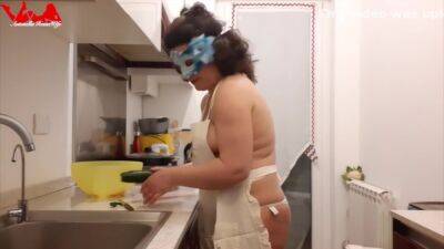 Slut Wife - Surprise Sex And Blowjob While Cooking Dinner - upornia.com