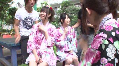 Junge Asiatische Squirting Gruppensexparty - upornia.com - China