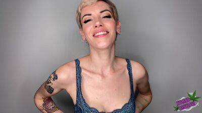 Relaxing Joi - hclips.com