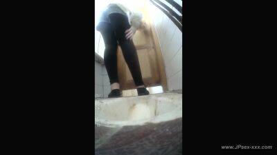 peeping blondes go to toilet.*** - hclips.com