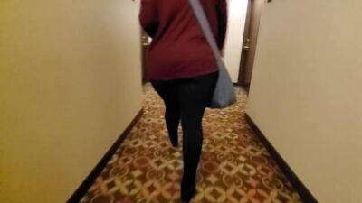 Cuckold - Wife meets with new bull in hotel, goes bareback - sunporno.com