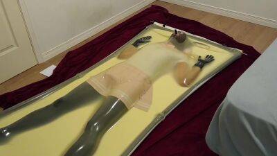 Girl Left In Vacuum Bed - hclips.com
