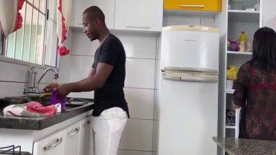 Amante Faz Surpresa Pro Negao Trazendo Sua Amiga Gostosinha E O Coro Comeu 13 Min - Bb B - upornia.com