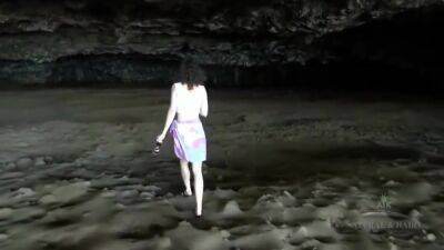 Vacationing With A Hairy Girl - upornia.com