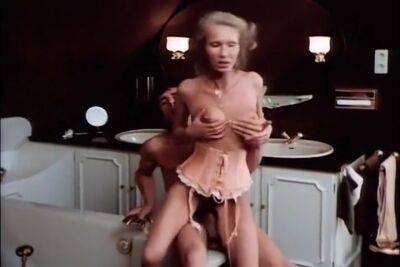 Retro 096 - upornia.com