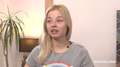 Sexy Babe Bianca Rubs Herself Down - upornia.com - Germany