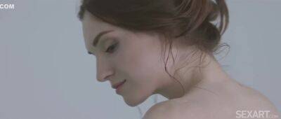 Julietta Swirling - upornia.com