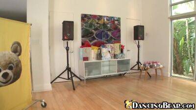 The Bearmakes A House Call - upornia.com