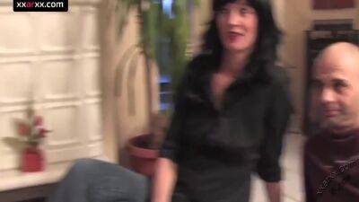 Geile Haubsbesuche 2 Brunette Milf - Xxarxx.com - hclips.com