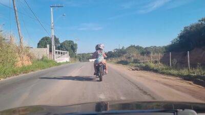 Fomos Flagrados Quando Estava Andando De Moto Com Gostosa Mostrando A Bunda! - hclips.com