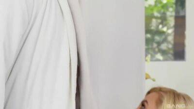 Blonde Banger - upornia.com