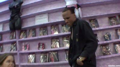 Mini Midget Takes A Full Grown Dick - Mi Ya - upornia.com