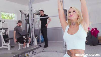 Stephanie Love - Full Body Workout In 4k - upornia.com