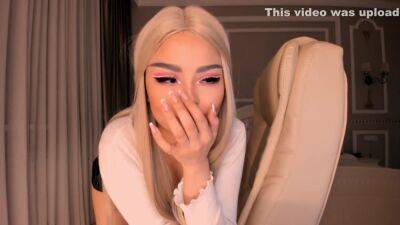 Blonde Teen Climaxes Fingering - upornia.com