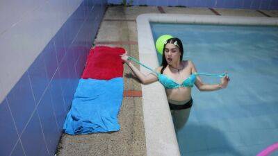 Divertirse En Piscina - hclips.com