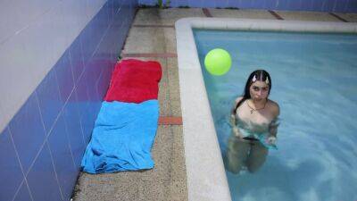 Divertirse En Piscina - hclips.com