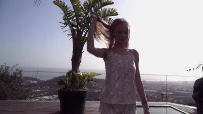 Li Ya - Nancy And - upornia.com