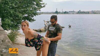 Kelly - Amateur Couple Enjoy Fucking In The Public Park - Wet Kelly - upornia.com