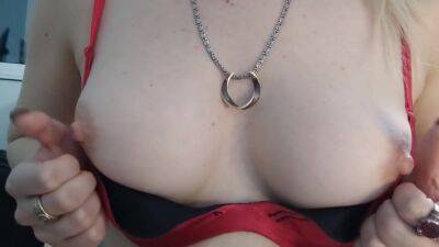 Prekrasnaya Blondinka Igraetsya.. Asmr - hclips.com