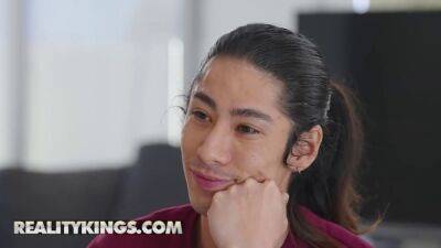 Jasmine Wilde Strokes David Lee's Dick Under The Table While Everybody Is Studying - sexu.com