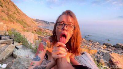 Took Her Dick In Her Mouth Right On The Beach - hclips.com
