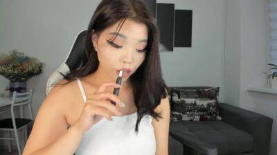 In love with this curvy asian chick - hclips.com