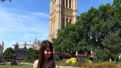 Flashing My Pussy In London - hclips.com