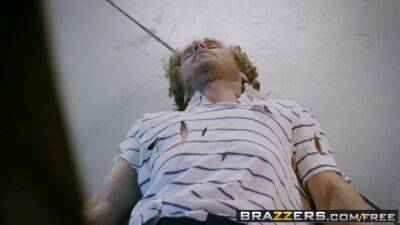 Vampirella A Sex Parody scene - sexu.com