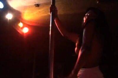 Nera Mi Fa Eccitare! - upornia.com