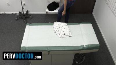 Sexy Patient Gets Down On Her Knees Sucking Doctor Cock To Clear Her After Injury - upornia.com