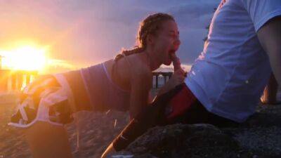 Fuck At Sunset On Beach - upornia.com