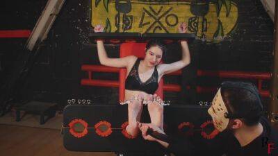 Tickletherapy - Yalta Big Feet Tickling In Stocks - hclips.com