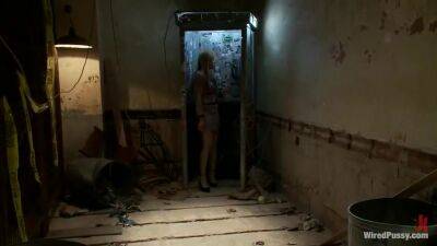 Wrong Place At The Wrong Time - upornia.com