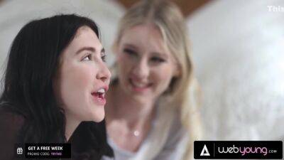 Sorority Leader Has A 3-way With Girls - upornia.com