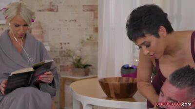 Naughty Spa Worker Fucking The Clients Bored Husband On Pornhd - upornia.com