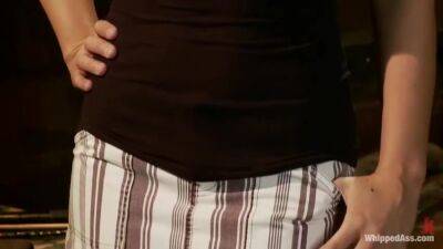 Live In August - upornia.com