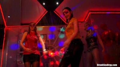 Amateurs Filming Group Sex - hclips.com