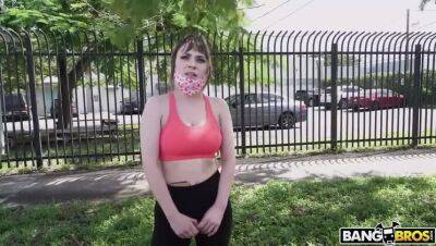 Halle Hayes - That Money Is Meant To Stay In The Bus Bitches!!!!! - porntry.com