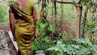 Hai - Komal Malik Raha Hai Sayad Jaldi Kapde Pahne Bhago - hclips.com