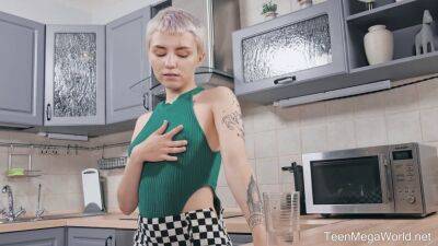 Bramble Bee - Bored cutie toys her pussy - sexu.com