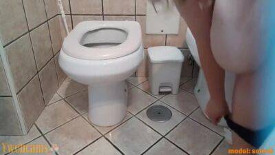 Bbw In The Bathroom - hclips.com